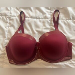 Victoria’s Secret bra. Body by Victoria. Like new. 38DDD